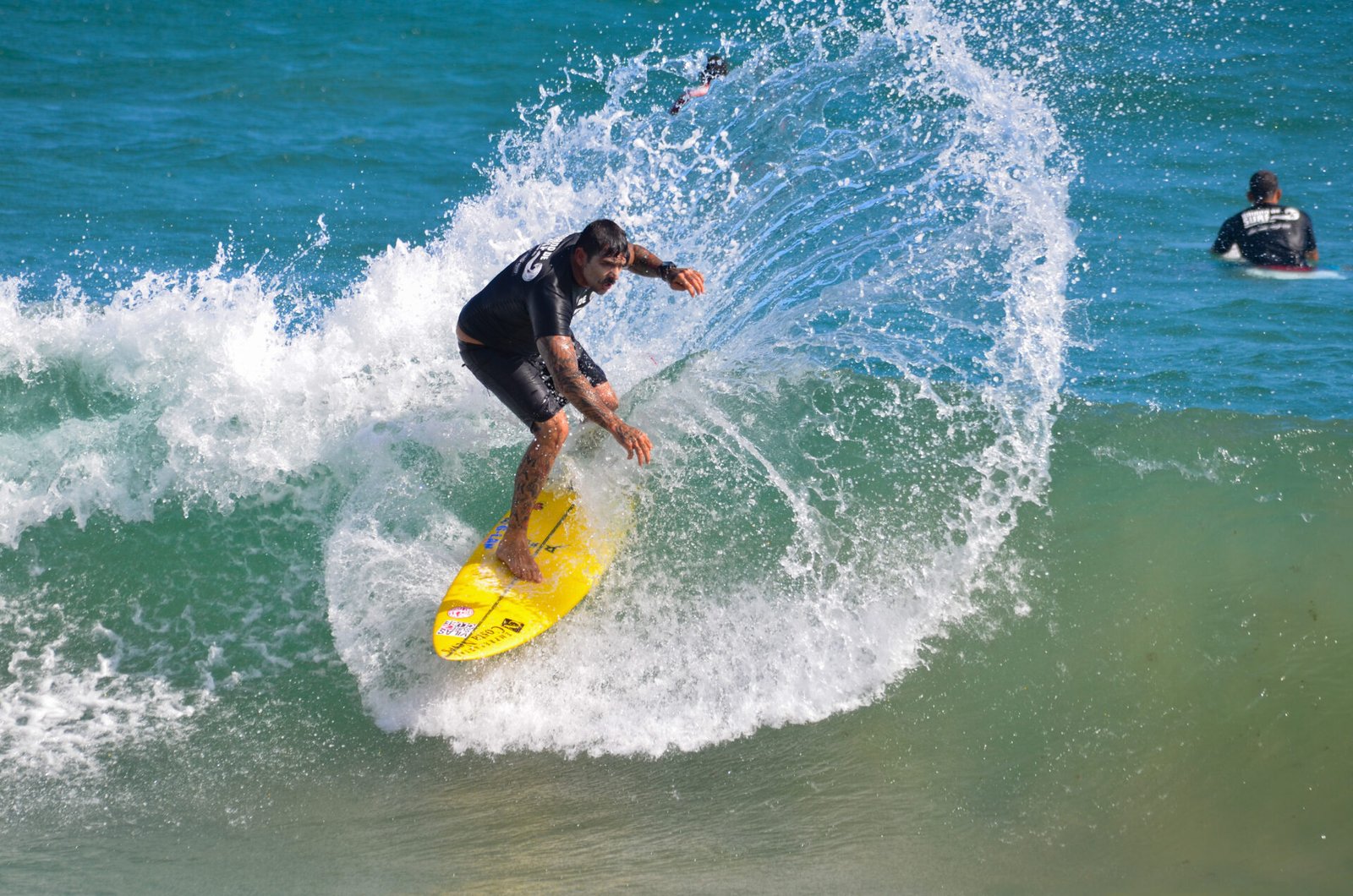 Atletas Do Surf Master Arrebentando Em Salvador. Foto Rômulo Cruz @surffotograf